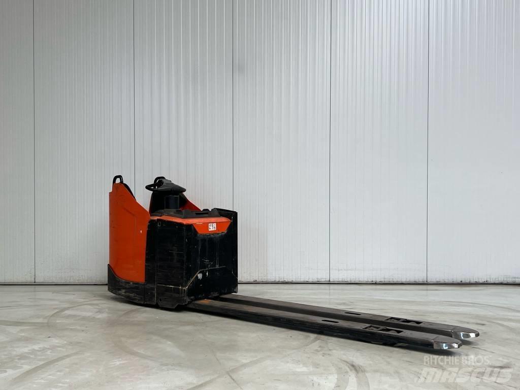 BT LPE250 Meerij pallettruck met platform