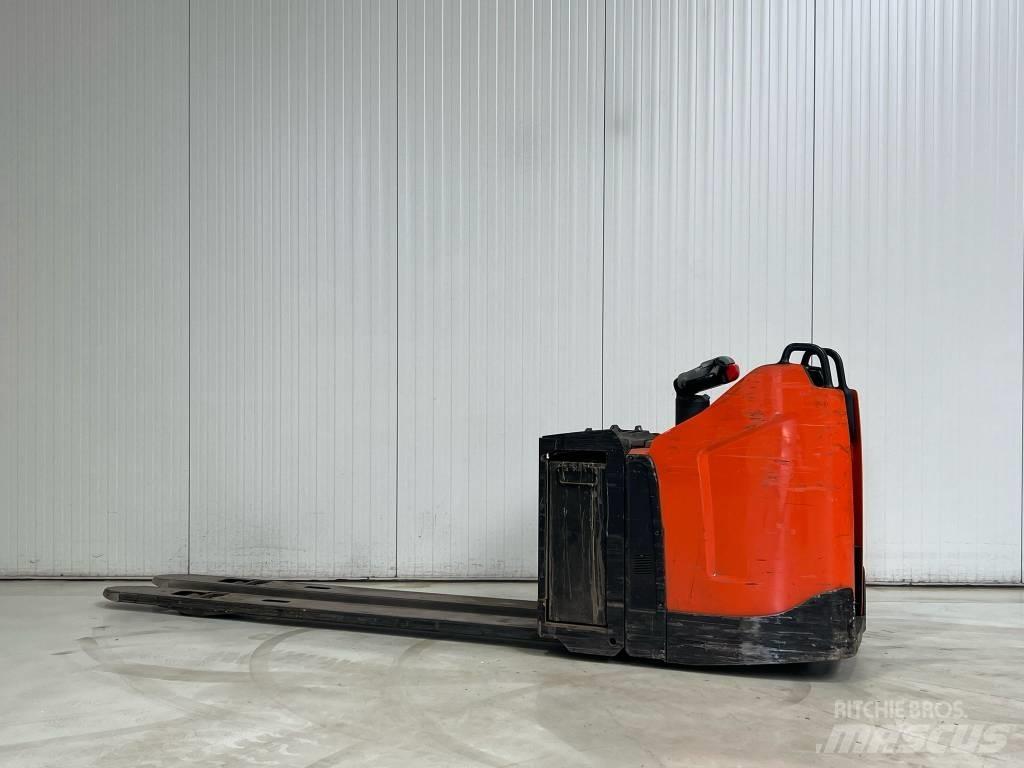BT LPE250 Meerij pallettruck met platform