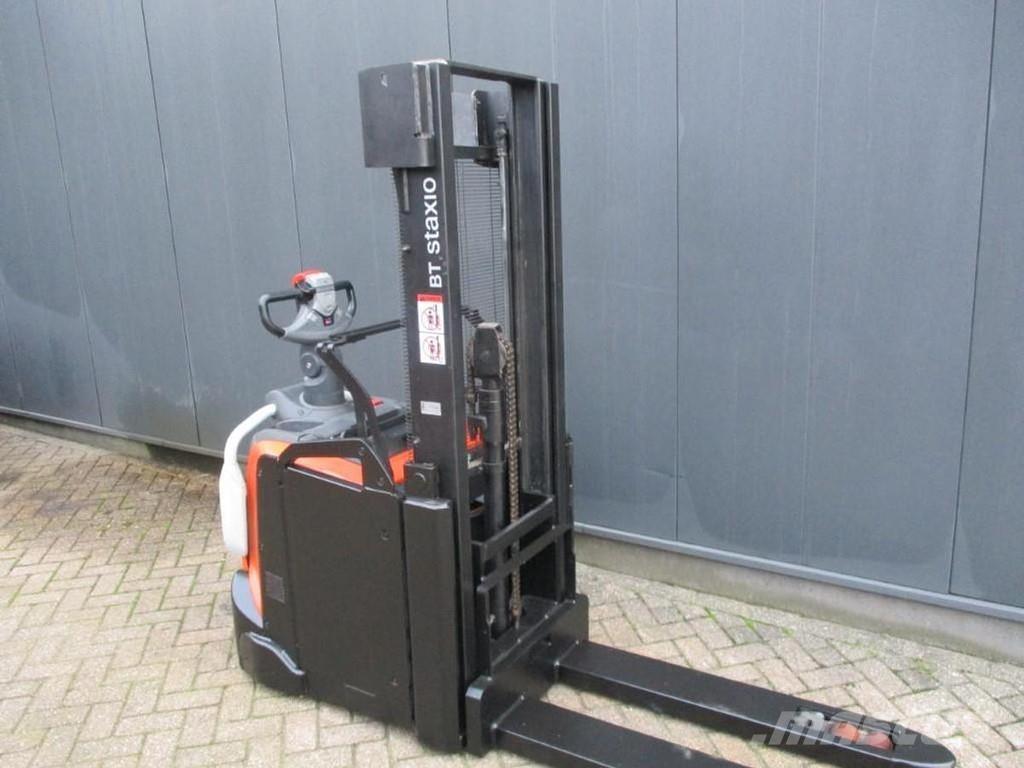 BT SPE 200L Meerij pallettruck met platform