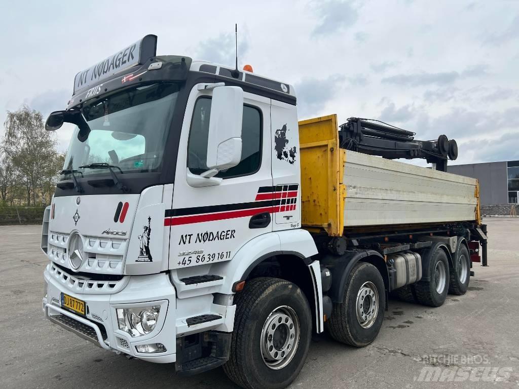 Mercedes-Benz 3246 Vlakke laadvloer met kraan