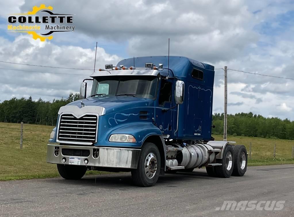 Mack CXU 613 Trekkers