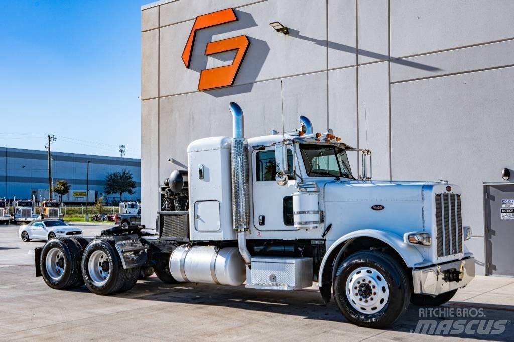 Peterbilt 388 Trekkers