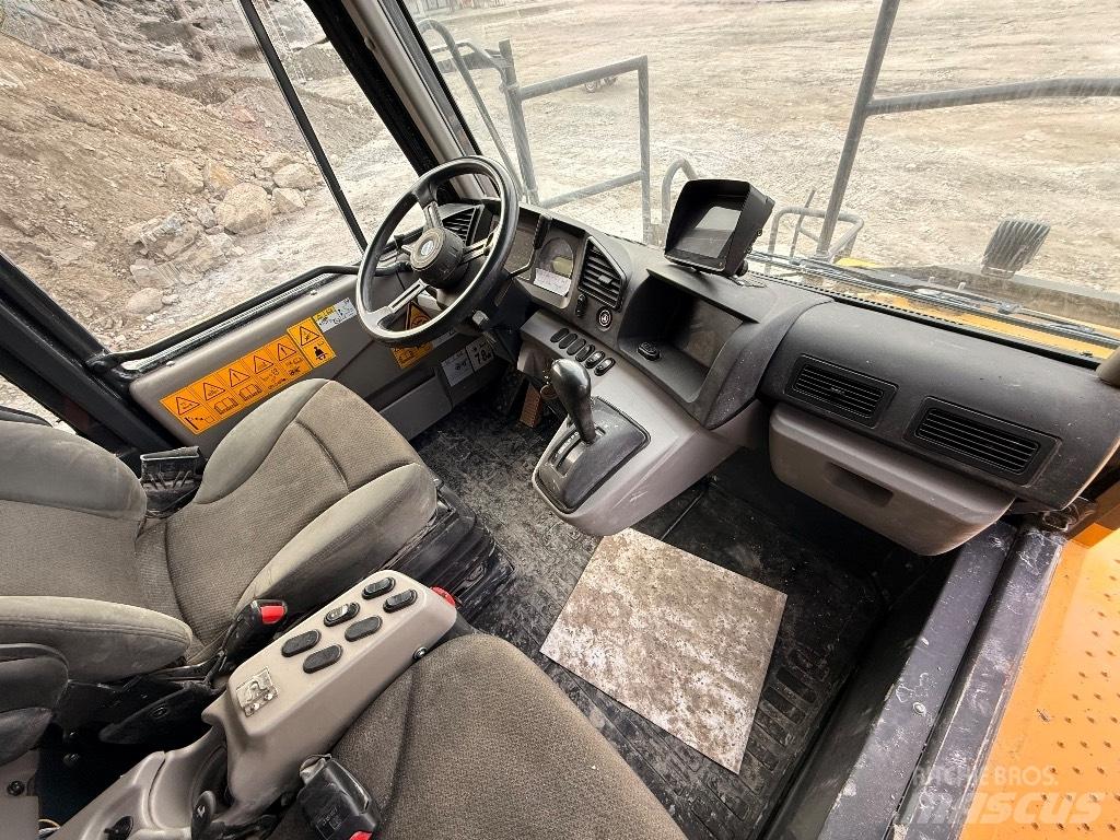 Komatsu HD 405 - 8E0 Starre dumptrucks