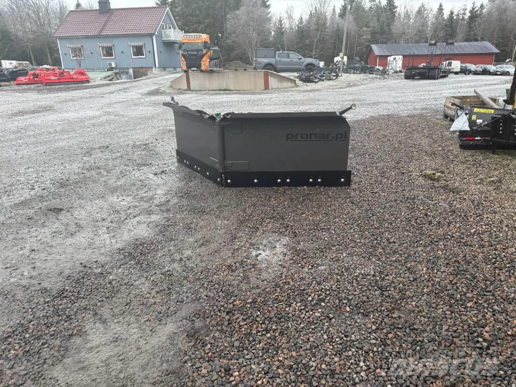 Pronar PUV 3300 Sneeuwschuivers en -ploegen
