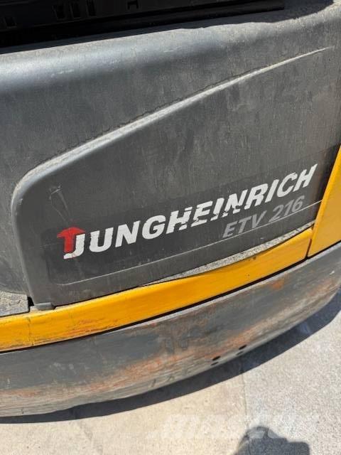 Jungheinrich ETV 216 Reachtruck voor hoog niveau