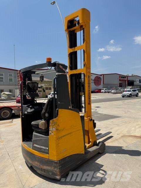 Jungheinrich ETV 216 Reachtruck voor hoog niveau