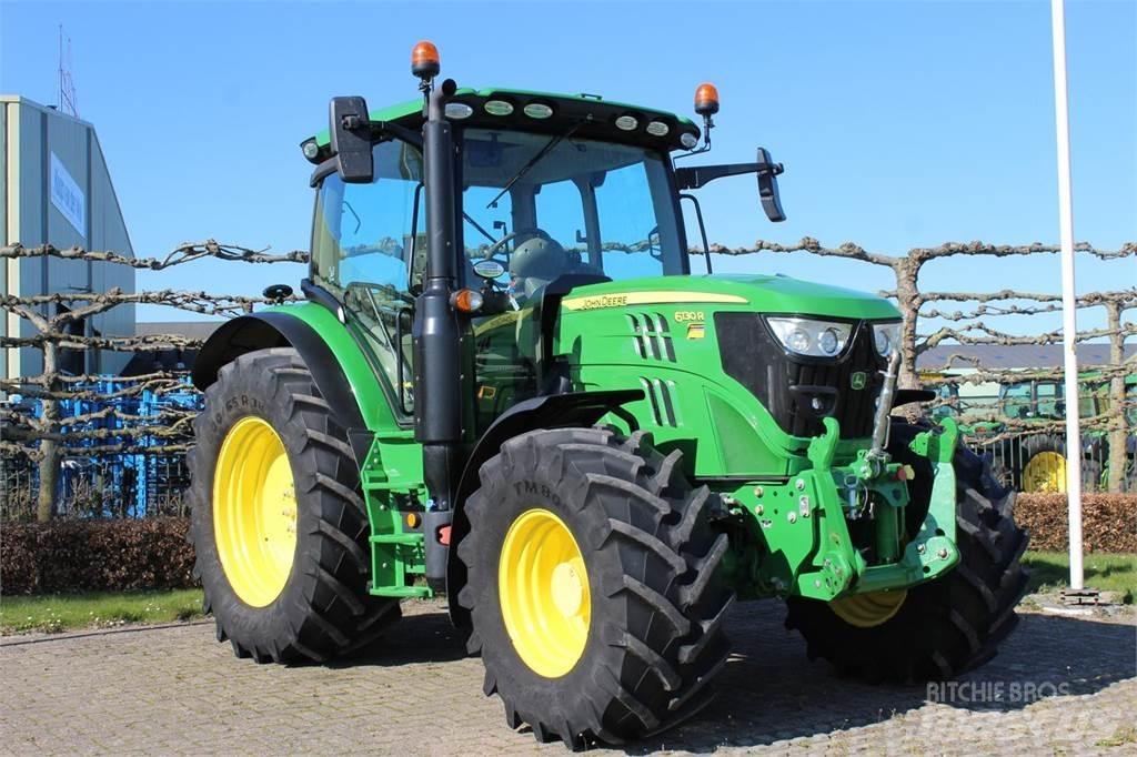 John Deere 6130R Tractoren