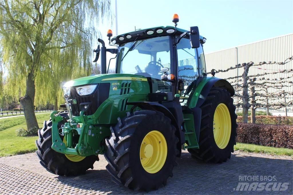 John Deere 6130R Tractoren