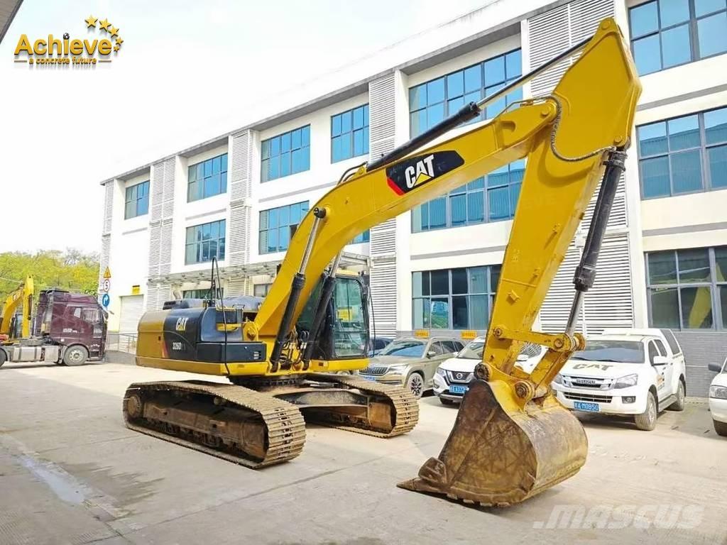 CAT 326D2L Rupsgraafmachines
