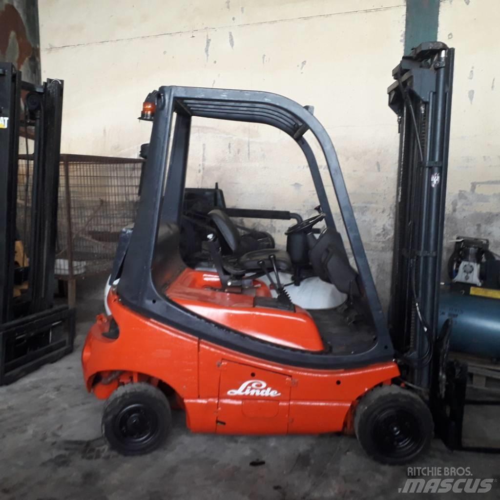 Linde H18d Reachtruck voor hoog niveau