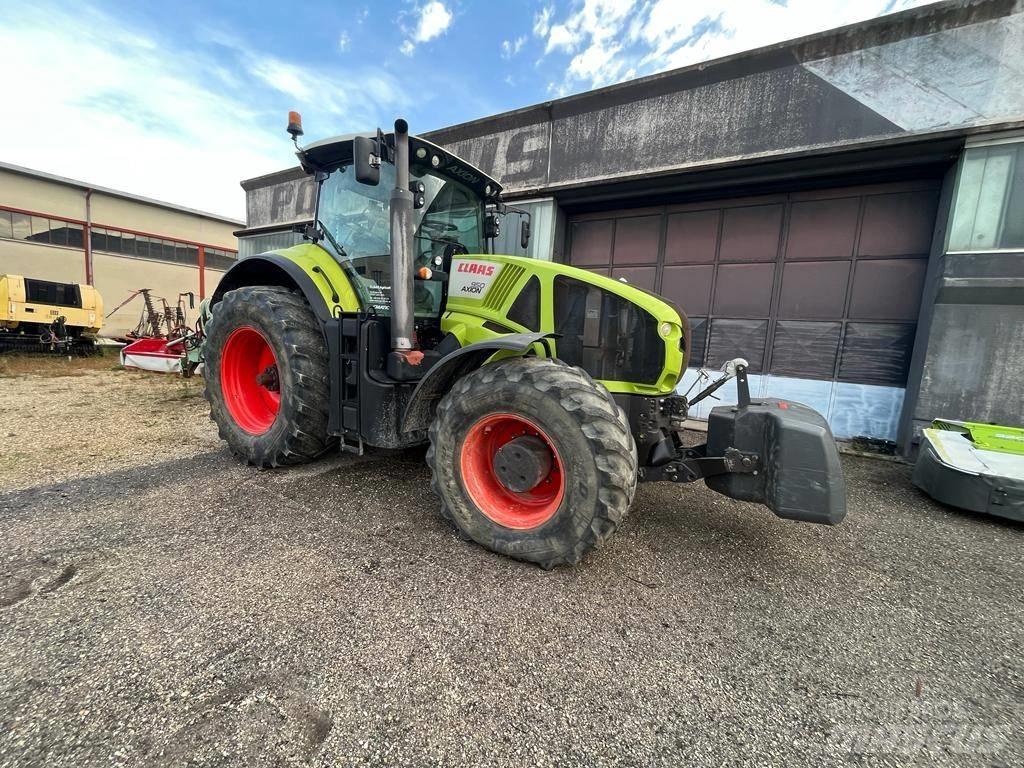 CLAAS Axion 810 Tractoren