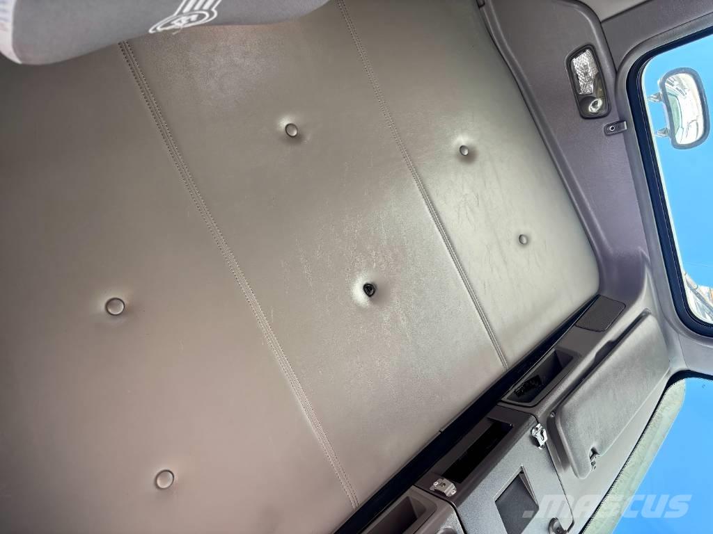 Kenworth T 800 Trekkers