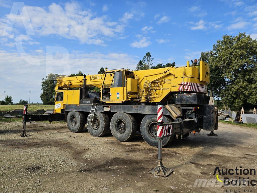 Liebherr LTM 1060 Vlakke laadvloer met kraan