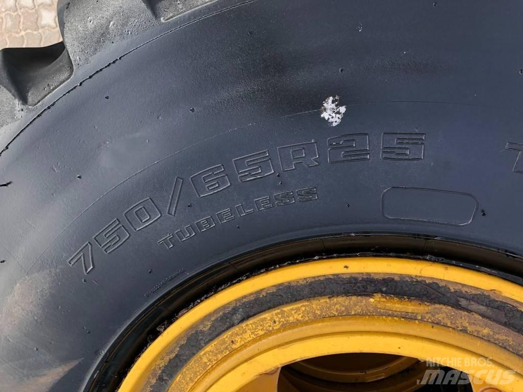 Goodyear 750/65R25 Banden, wielen en velgen