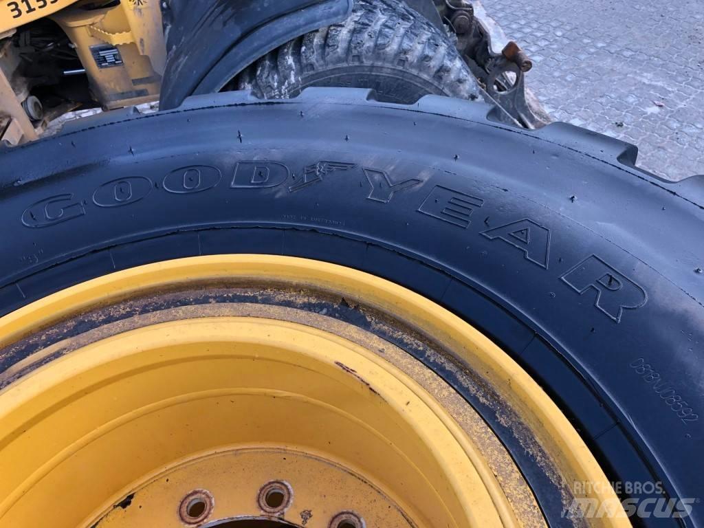Goodyear 750/65R25 Banden, wielen en velgen