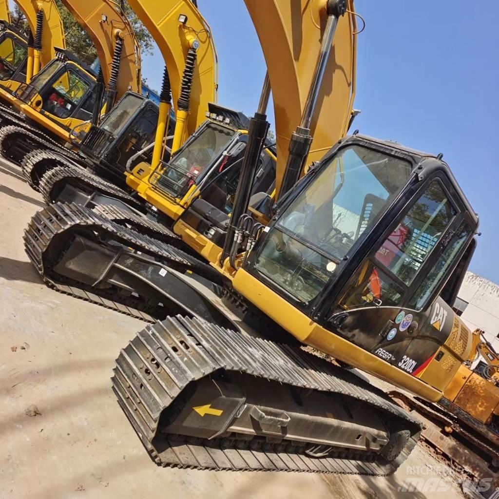 CAT 320 D Rupsgraafmachines