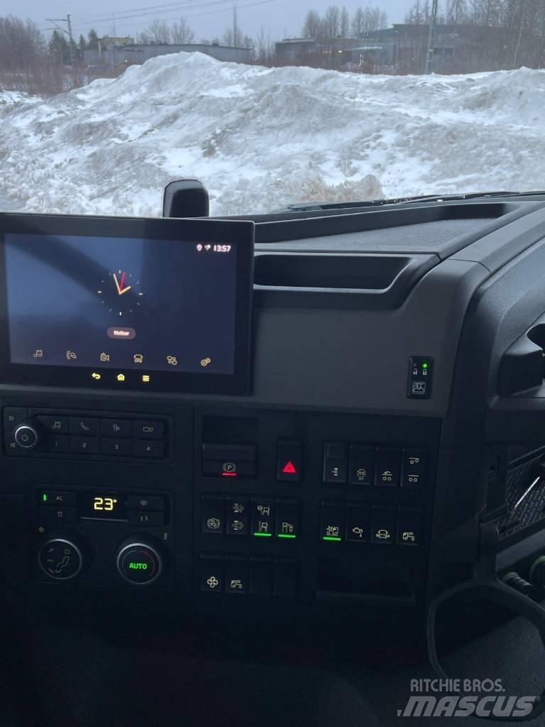 Volvo FM 500 Vlakke laadvloer met kraan