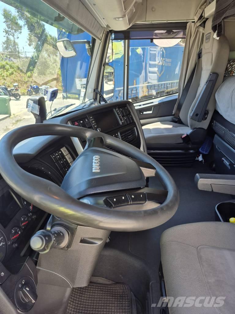 Iveco Stralis 460 Trekkers