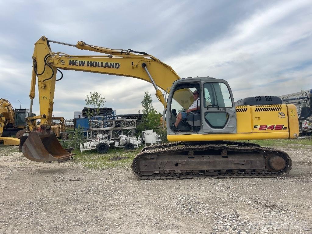 New Holland 245B Rupsgraafmachines