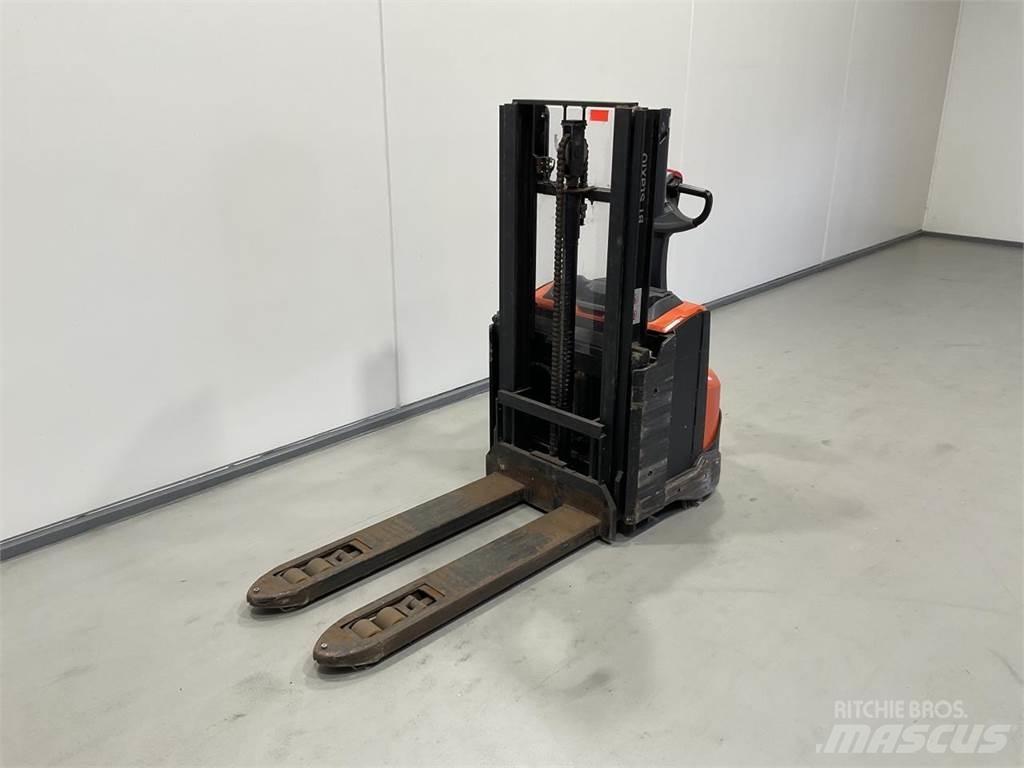 Toyota SWE200D Zelfrijdende stapelaars