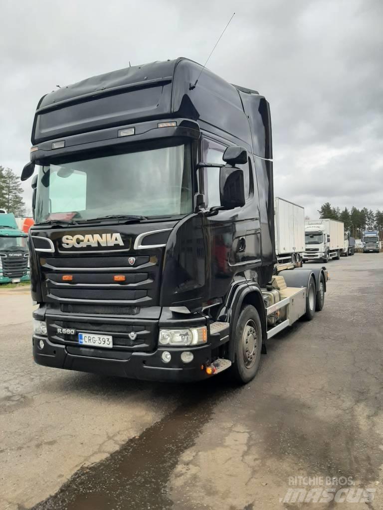 Scania R 580 Vrachtwagen met containersysteem