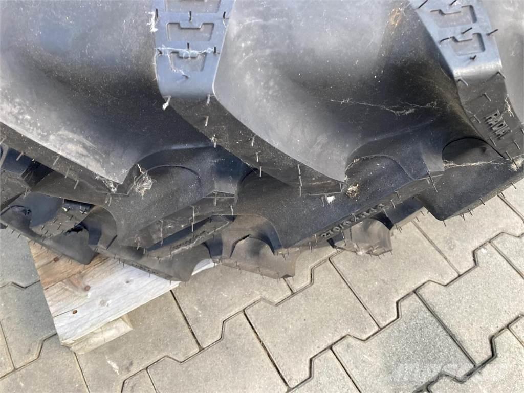 BKT 270/95R46 Banden, wielen en velgen