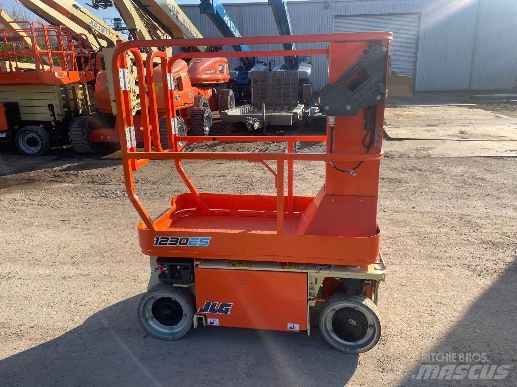 JLG 1230 ES Schaarhoogwerkers