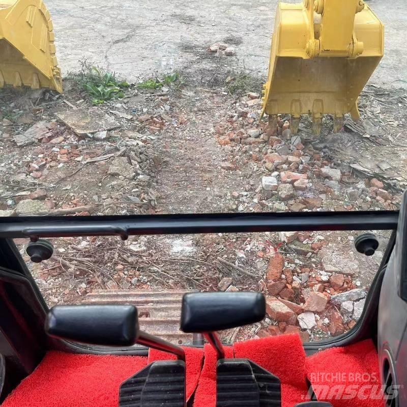 Komatsu PC 138 Rupsgraafmachines
