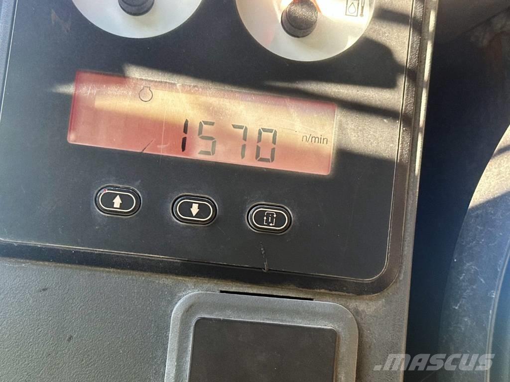 CAT 246 C Schrankladers