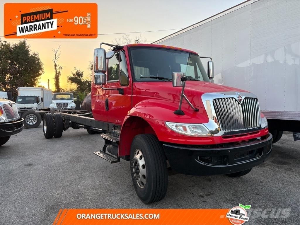 International 4300 Chassis met cabine