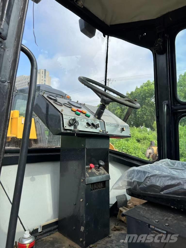 Dynapac CA25D Trilrolwalsen