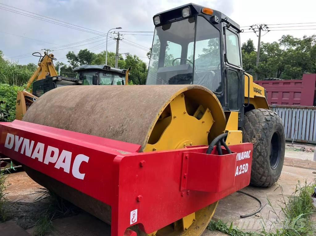 Dynapac CA25D Trilrolwalsen