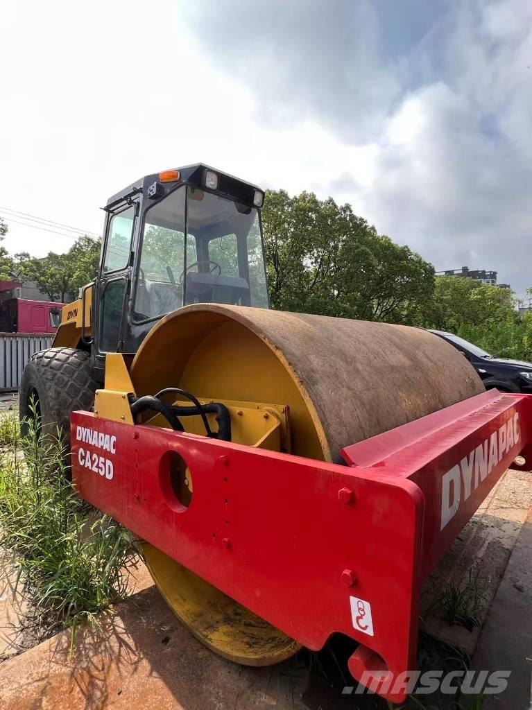 Dynapac CA25D Trilrolwalsen