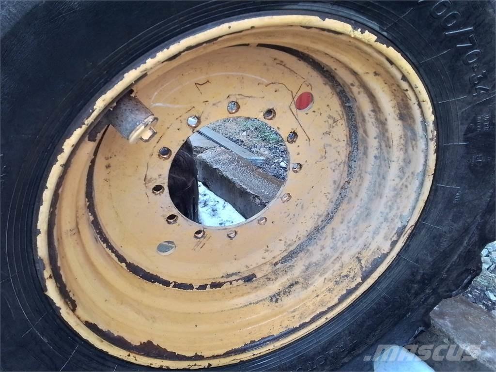 Rottne H20 20x34 Banden, wielen en velgen