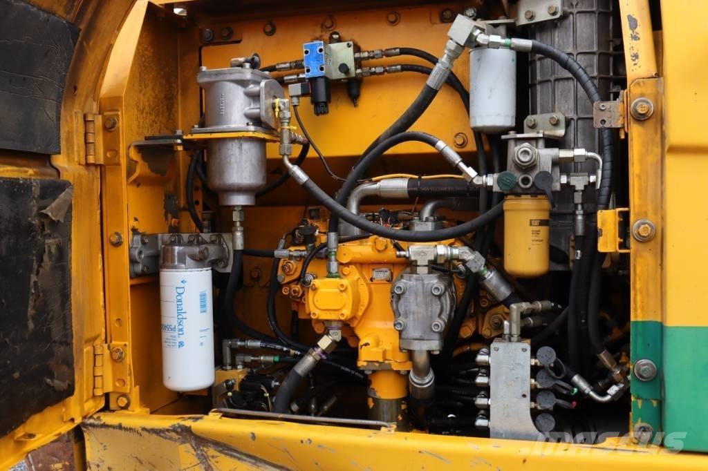 CAT 323 D Rupsgraafmachines