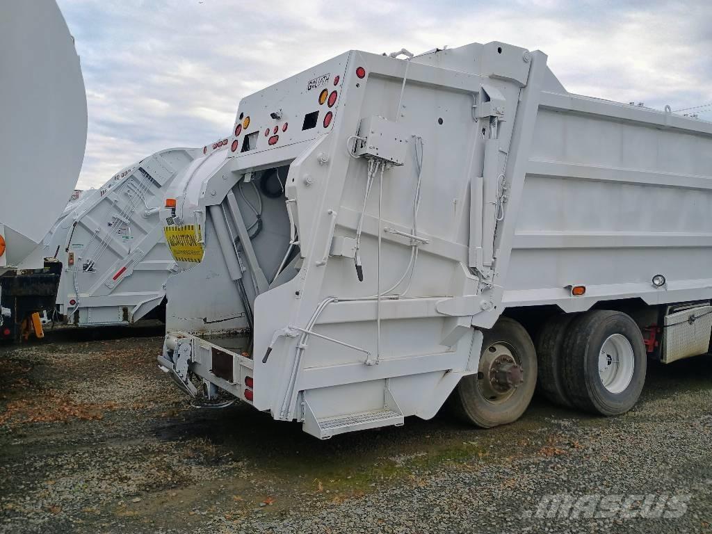 Mack MRU Vuilniswagens