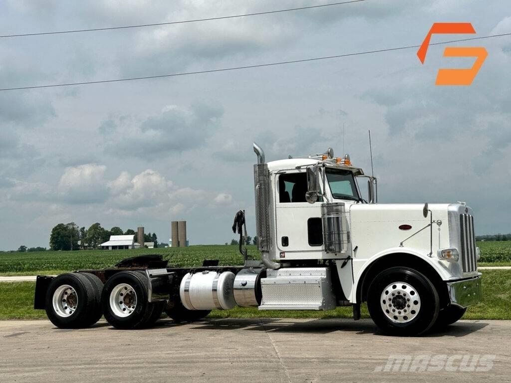 Peterbilt 389 Trekkers