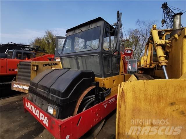 Dynapac CC421 Trilrolwalsen