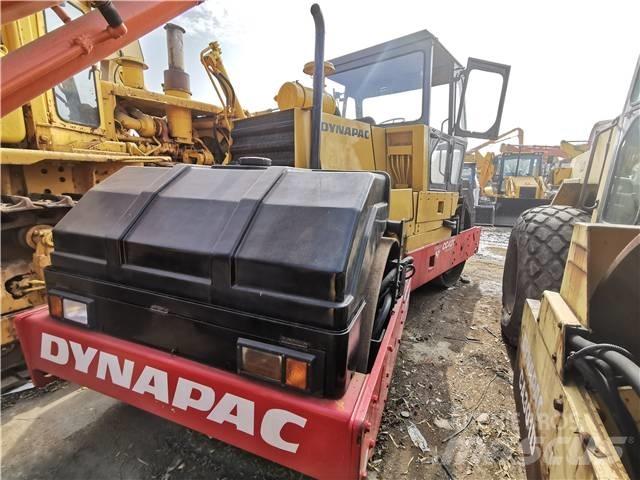 Dynapac CC421 Trilrolwalsen