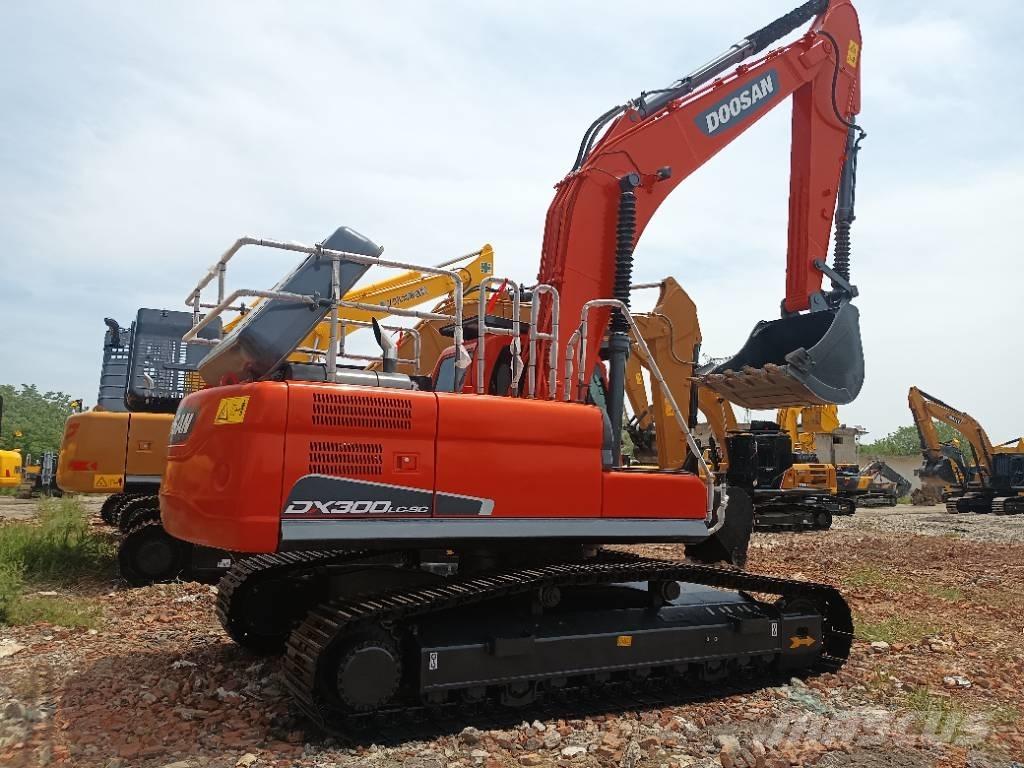 Doosan DX 300 Rupsgraafmachines