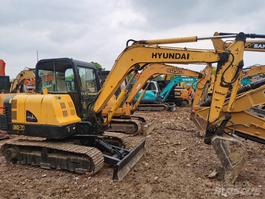 Hyundai R60 Rupsgraafmachines