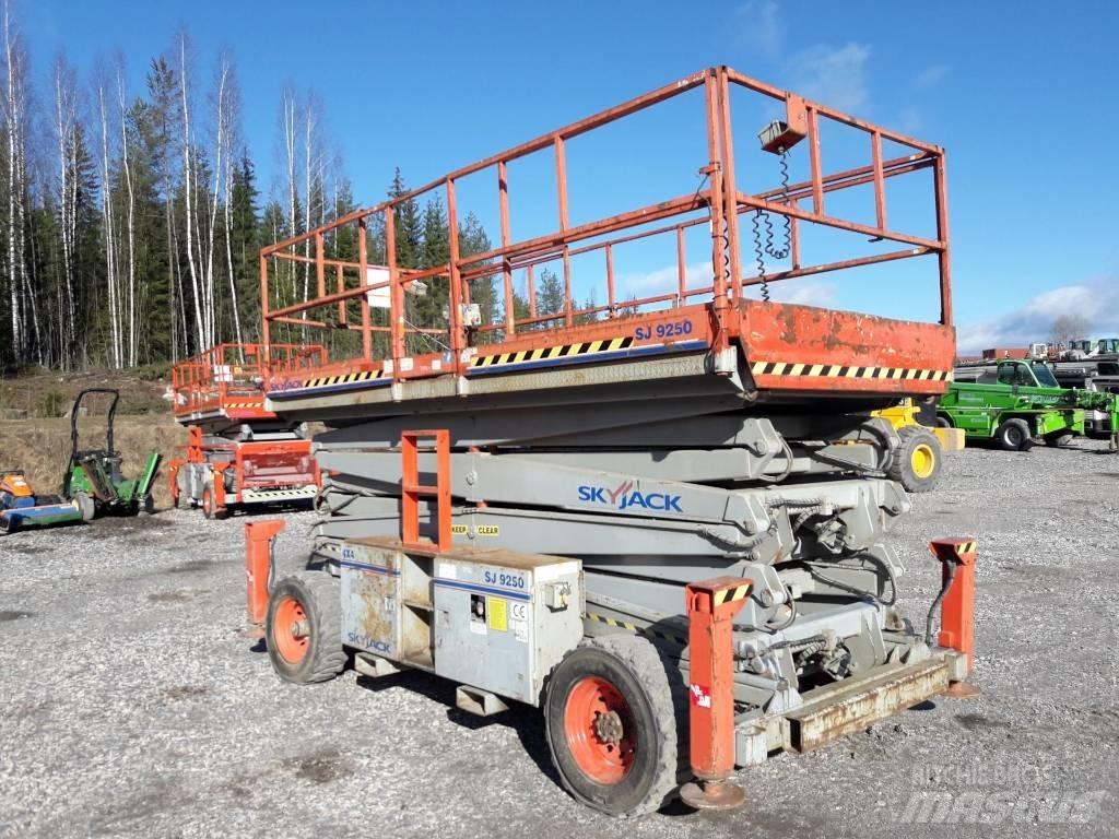 SkyJack SJ 9250 Schaarhoogwerkers