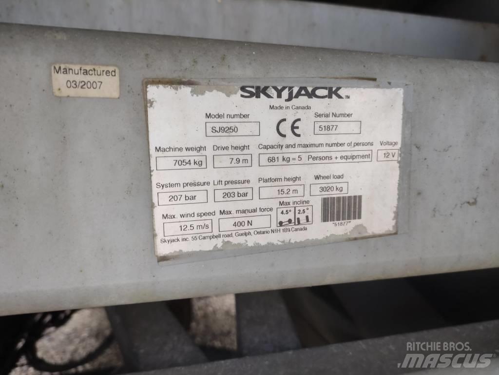 SkyJack SJ 9250 Schaarhoogwerkers