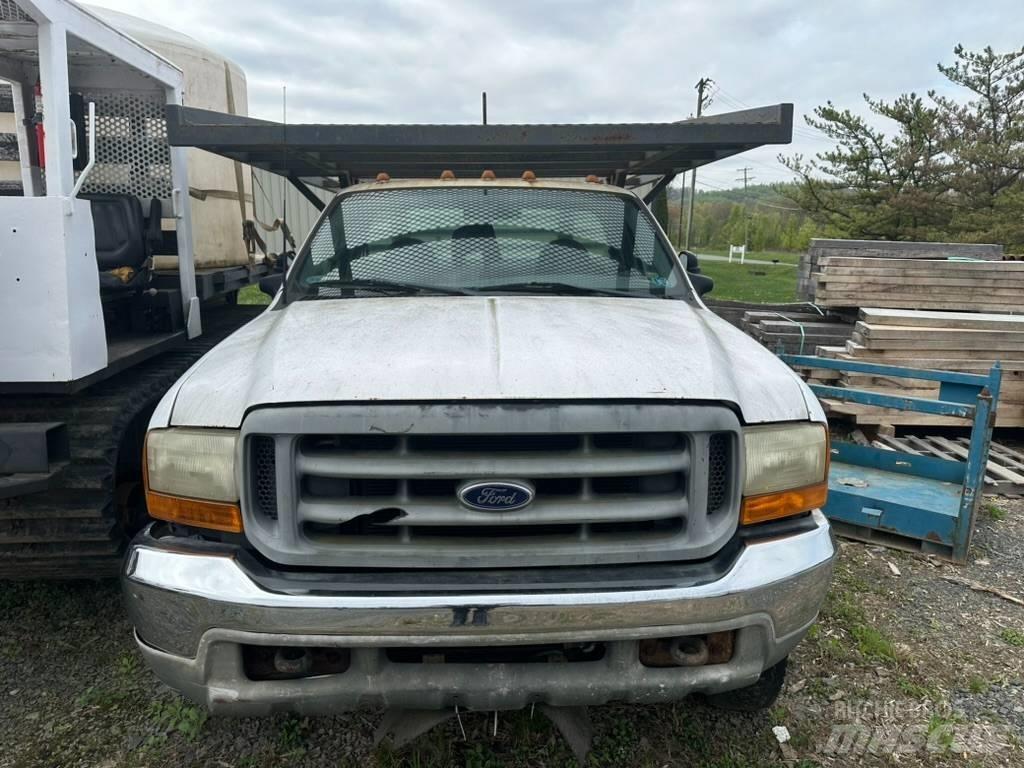 Ford F 450 Chassis met cabine