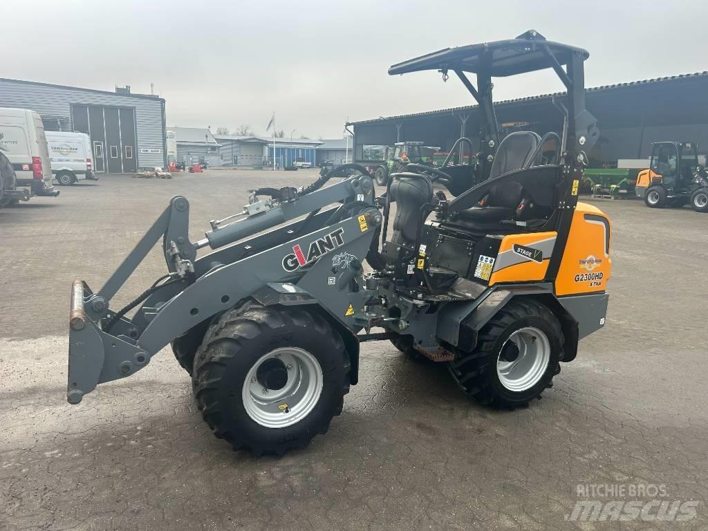 GiANT 2300 Xtra HD Knik- en schrankladers