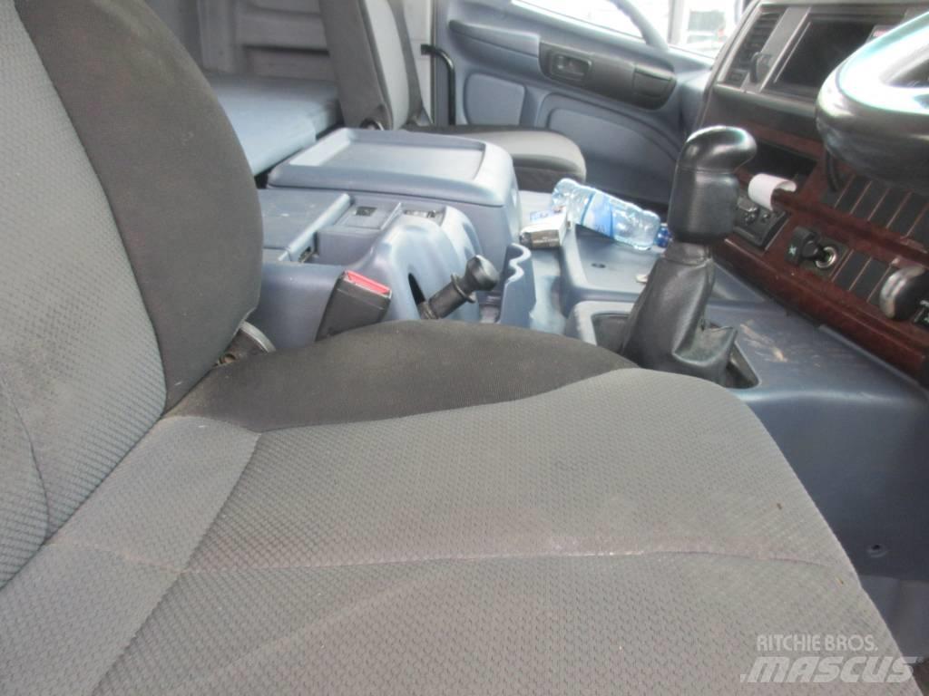 Hino 700 Vlakke laadvloer met kraan