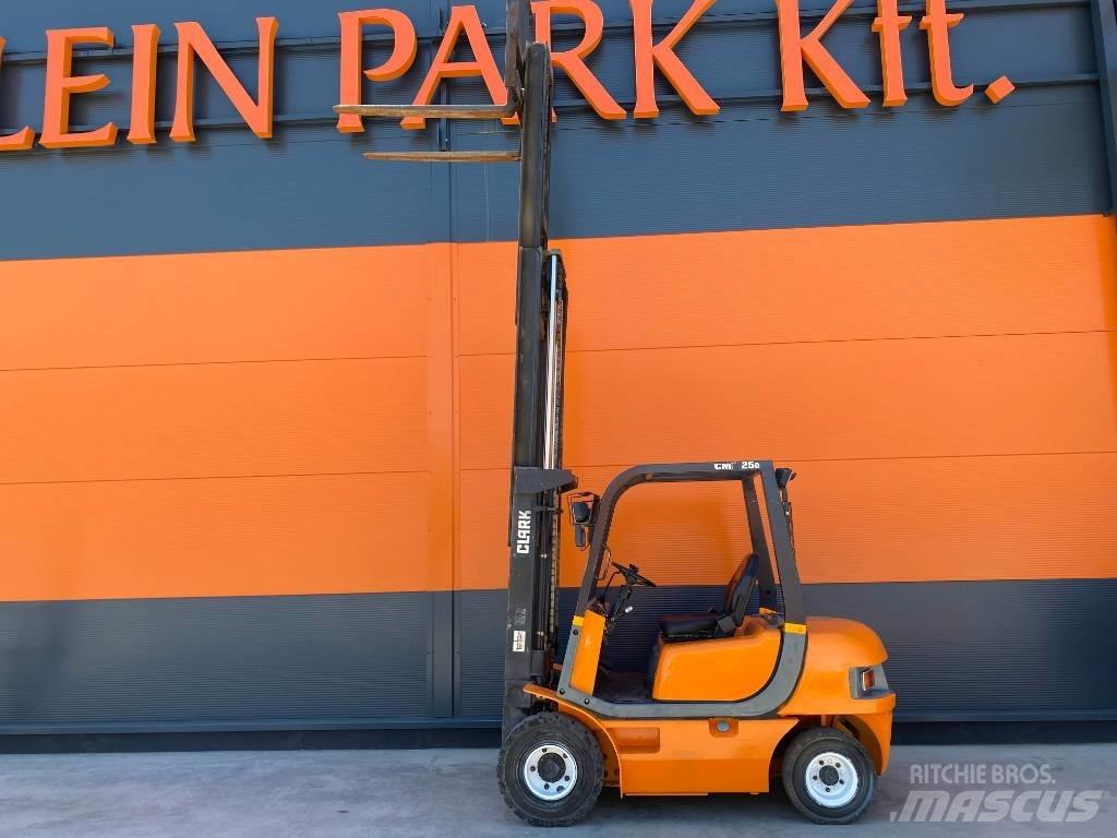 Clark CMP 25 Diesel heftrucks