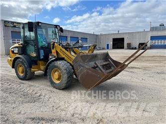 CAT 906M Wielladers