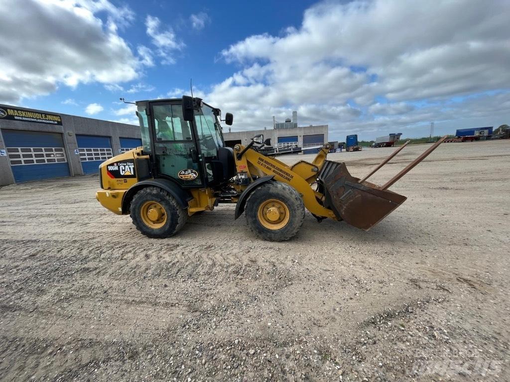 CAT 906M Wielladers