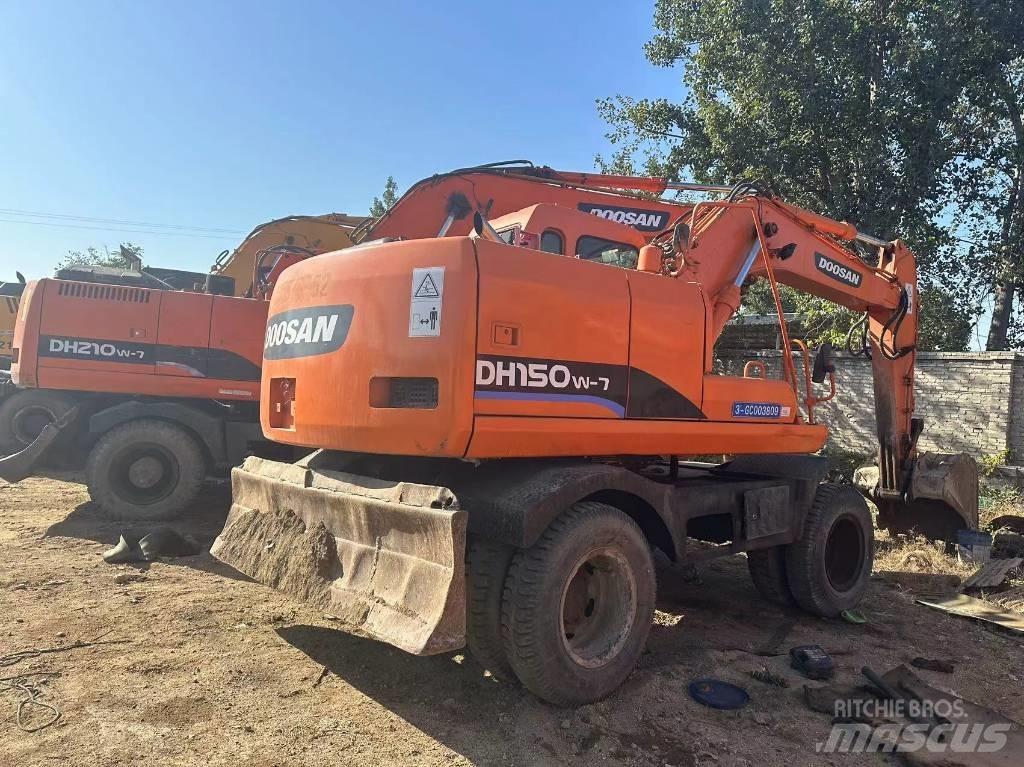 Doosan DH210W Wielgraafmachines